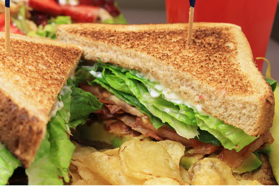 Toasted turkey BLT with chips